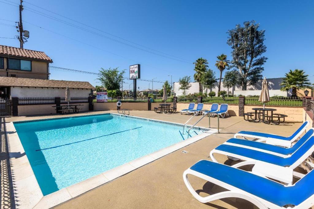 Sea Rock Inn - Los Angeles Гардина Экстерьер фото