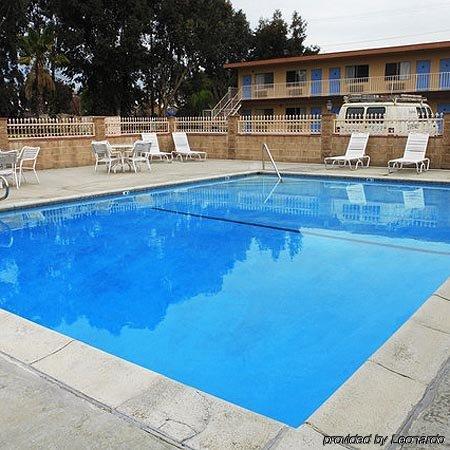 Sea Rock Inn - Los Angeles Гардина Удобства фото
